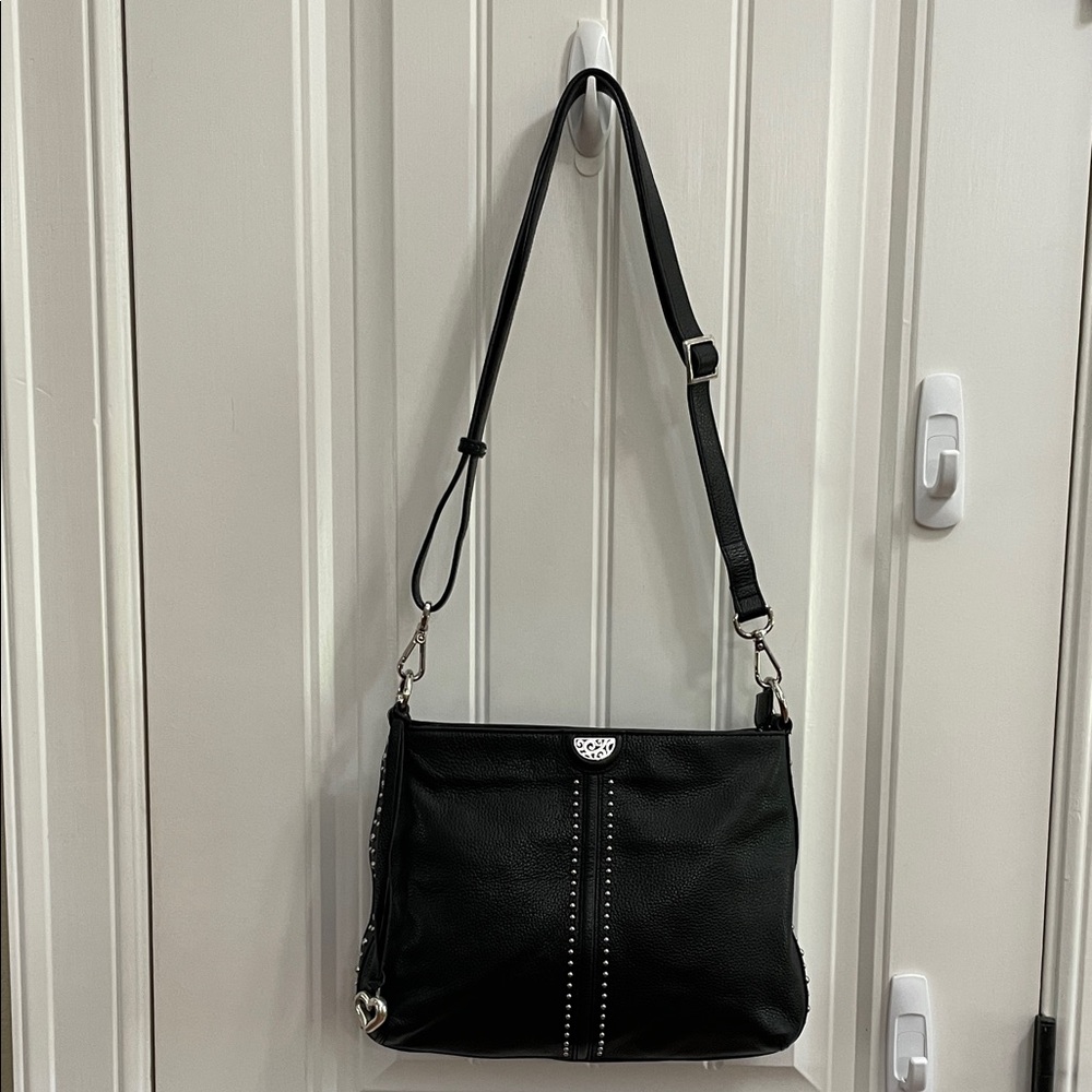 🖤🖤BRIGHTON Black Pebbled LeatherStudded Crossbody Bag with Heart Charm - Picture 8 of 11
